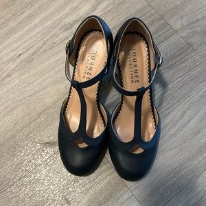 Navy blue Mary Jane heels